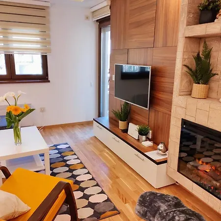 Casa Di Stefano & アパート ズラティボール